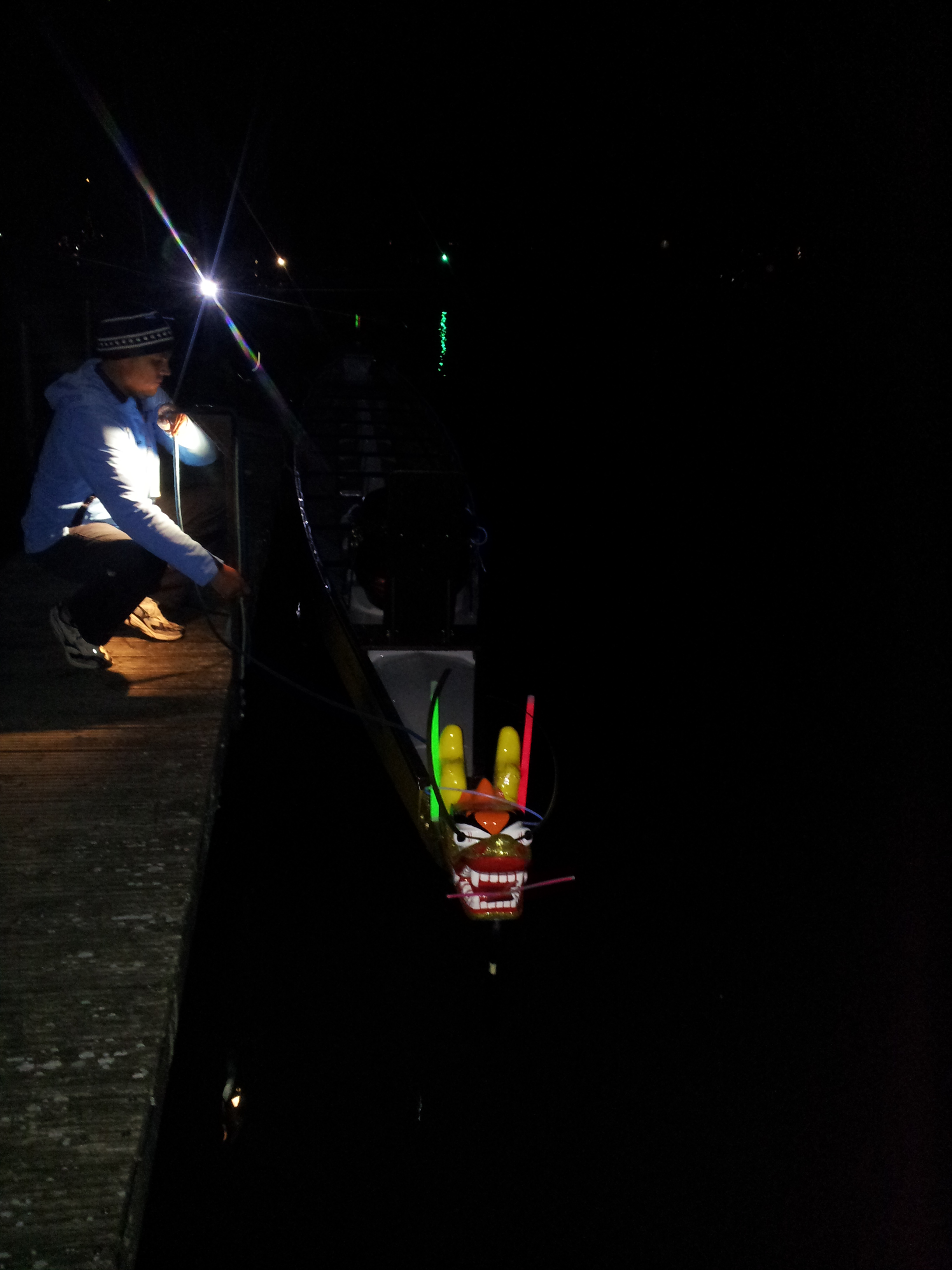 Beleuchtetes Werre Dragons-Trainingslager beim „Steinhuder Meer in Flammen“